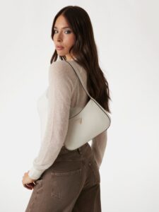 GUESS ARNELA TOP ZIP SHOULDER BAG ΤΣΑΝΤΑ ΓΥΝΑΙΚΕΙΟ | OFF WHITE