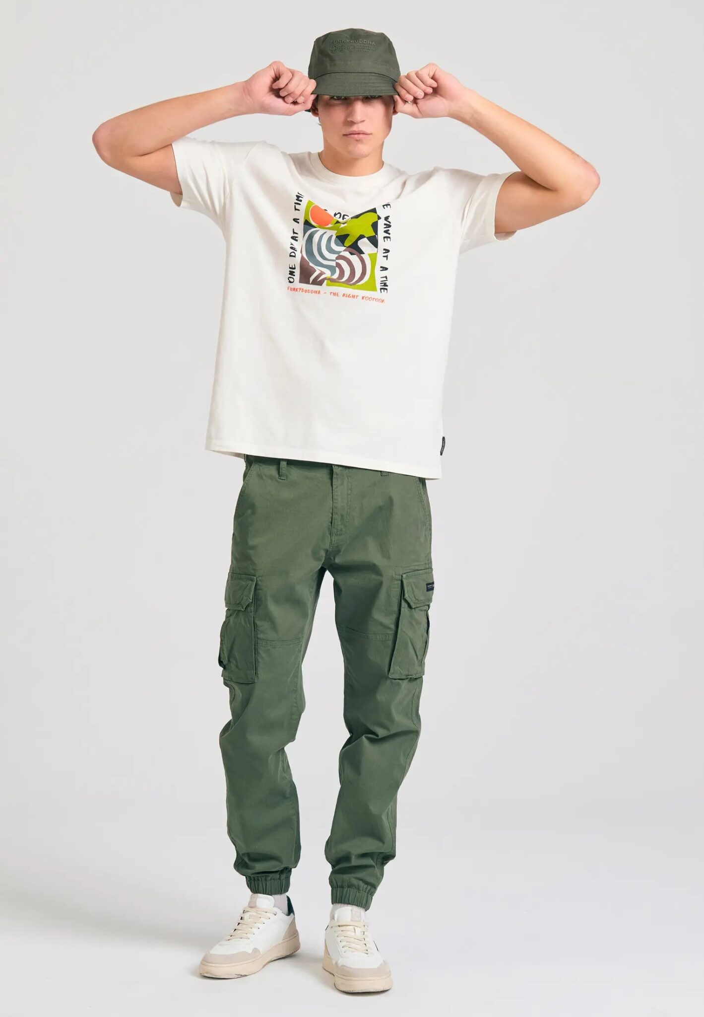 FUNKY BUDDHA ΑΝΔΡΙΚΉ ΜΠΛΟΎΖΑ ΚΟΝΤΌ ΜΑΝΊΚΙ ΜΕ ΤΎΠΩΜΑ | OFF WHITE