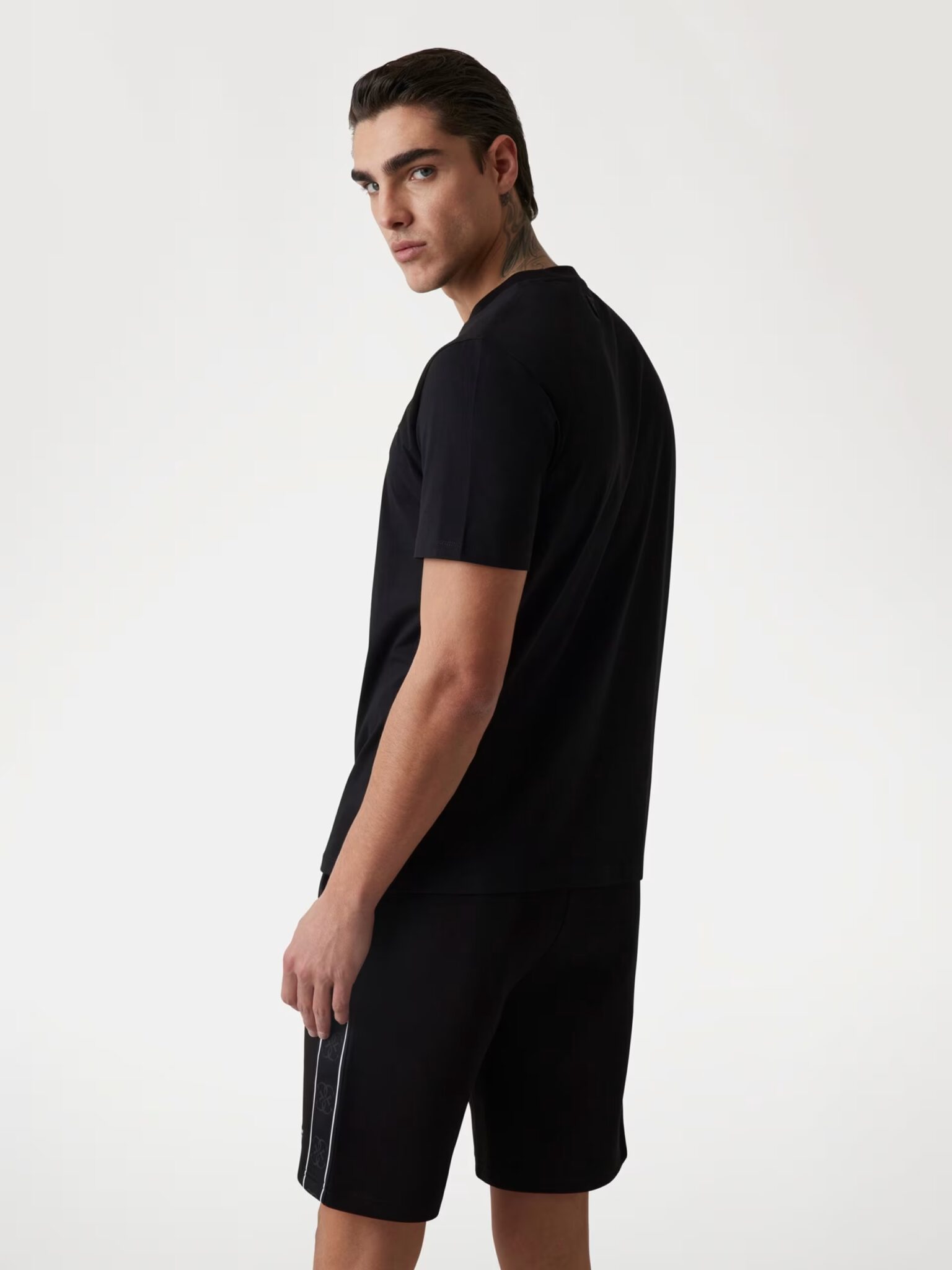 GUESS ATHLEISURE ALPHY T-SHIRT ΜΠΛΟΥΖΑ ΑΝΔΡΙΚΟ | BLACK GUESS ATHLEISURE ALPHY T-SHIRT ΜΠΛΟΥΖΑ ΑΝΔΡΙΚΟ | BLACK