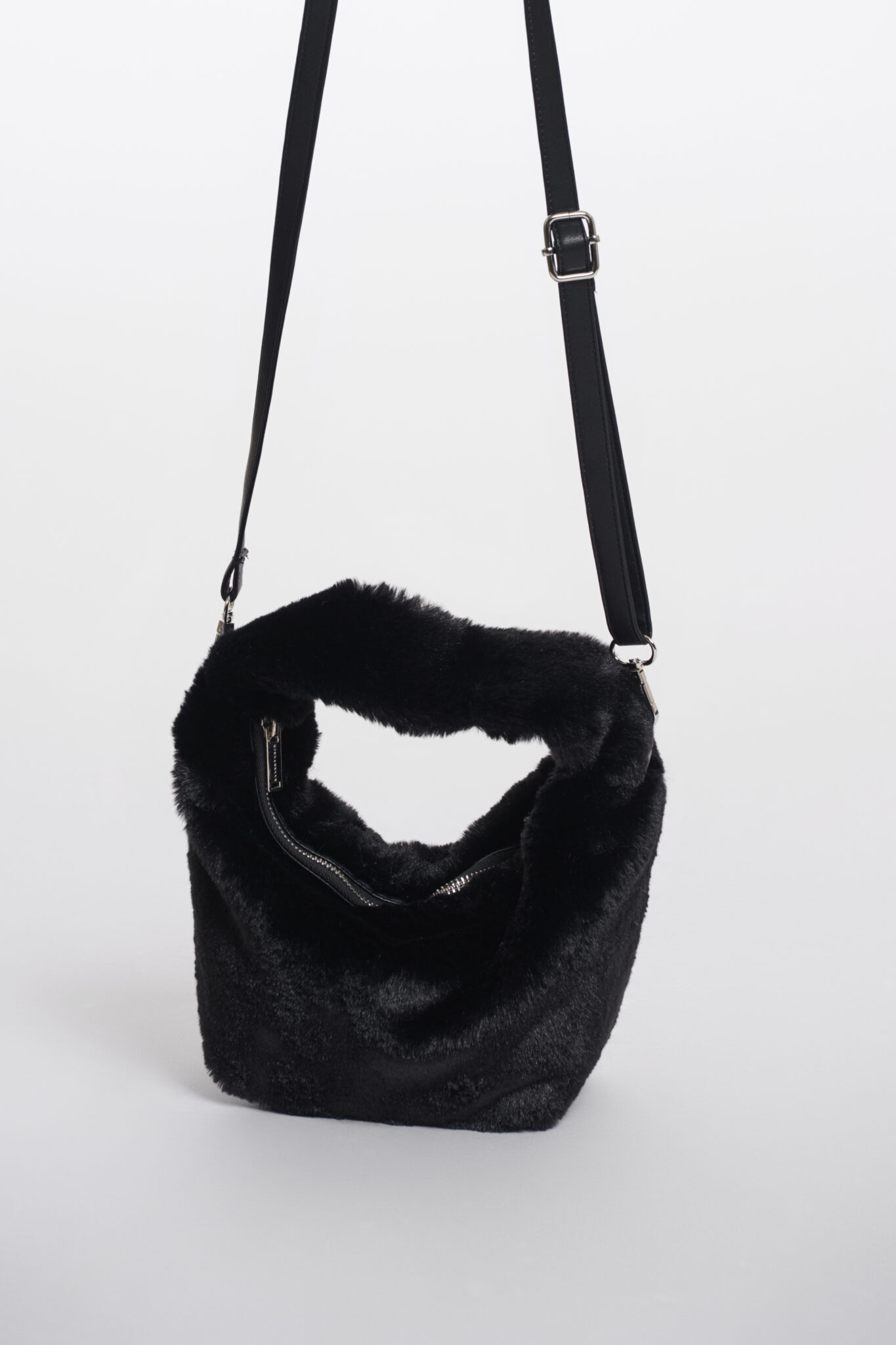 SUPERDRY OUTDOOR 28L BACKPACK ΤΣΑΝΤΑ ΓΥΝΑΙΚΕΙΟ | WHITE