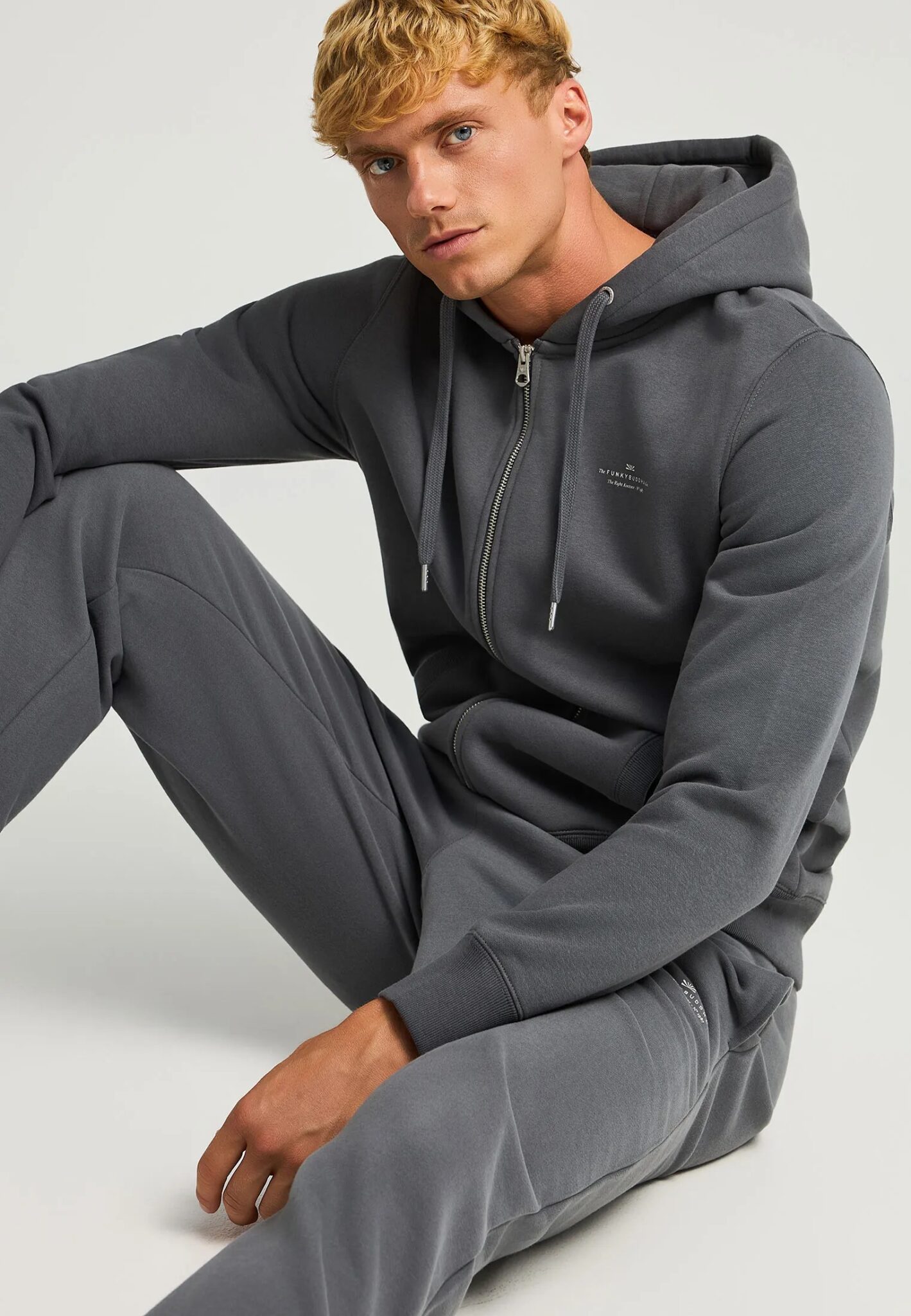 FUNKY BUDDHA ΑΝΔΡΙΚΉ ΖΑΚΈΤΑ ΦΟΎΤΕΡ ΜΕ ΚΟΥΚΟΎΛΑ | DARK GREY FUNKY BUDDHA ΑΝΔΡΙΚΉ ΖΑΚΈΤΑ ΦΟΎΤΕΡ ΜΕ ΚΟΥΚΟΎΛΑ | DARK GREY