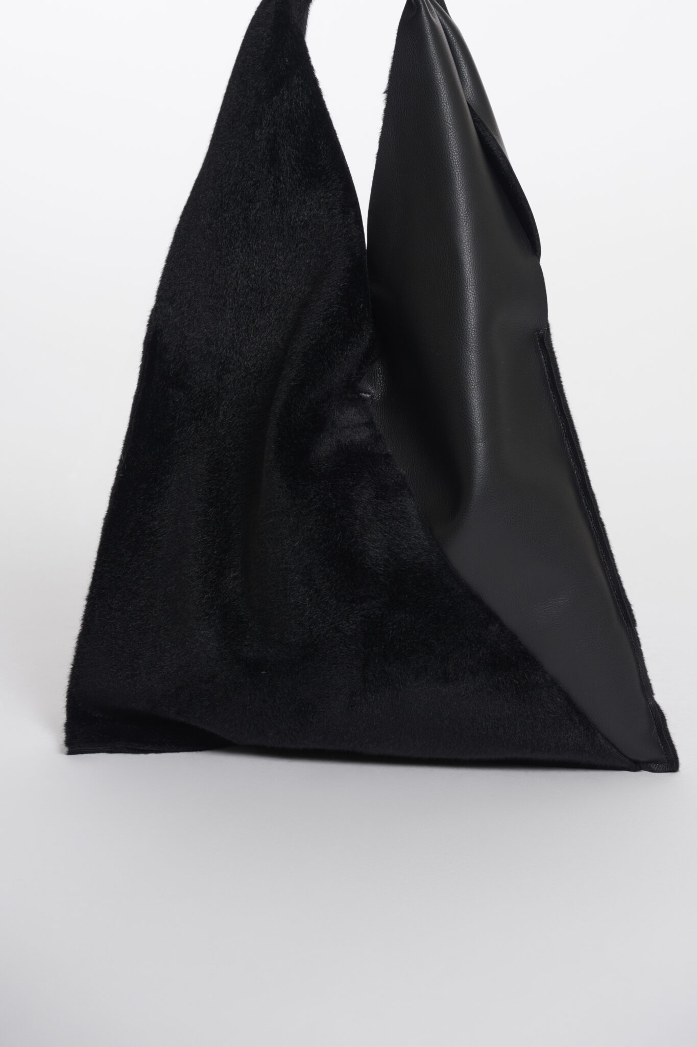 SUPERDRY OUTDOOR 28L BACKPACK ΤΣΑΝΤΑ ΓΥΝΑΙΚΕΙΟ | WHITE