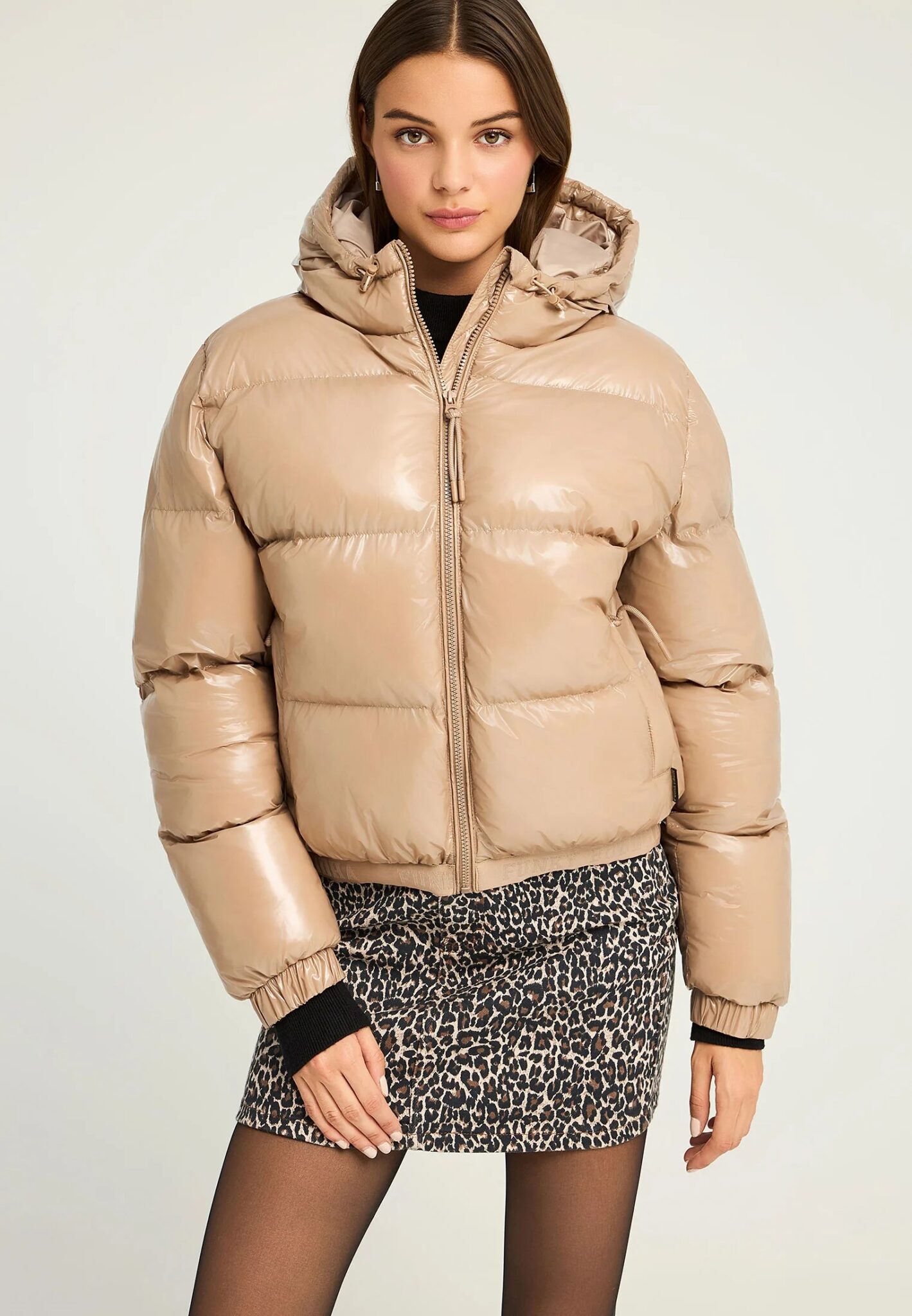 GUESS ATHLEISURE 4G AOP FULL ZIP JACKET ΜΠΟΥΦΑΝ ΓΥΝΑΙΚΕΙΟ | BLACK