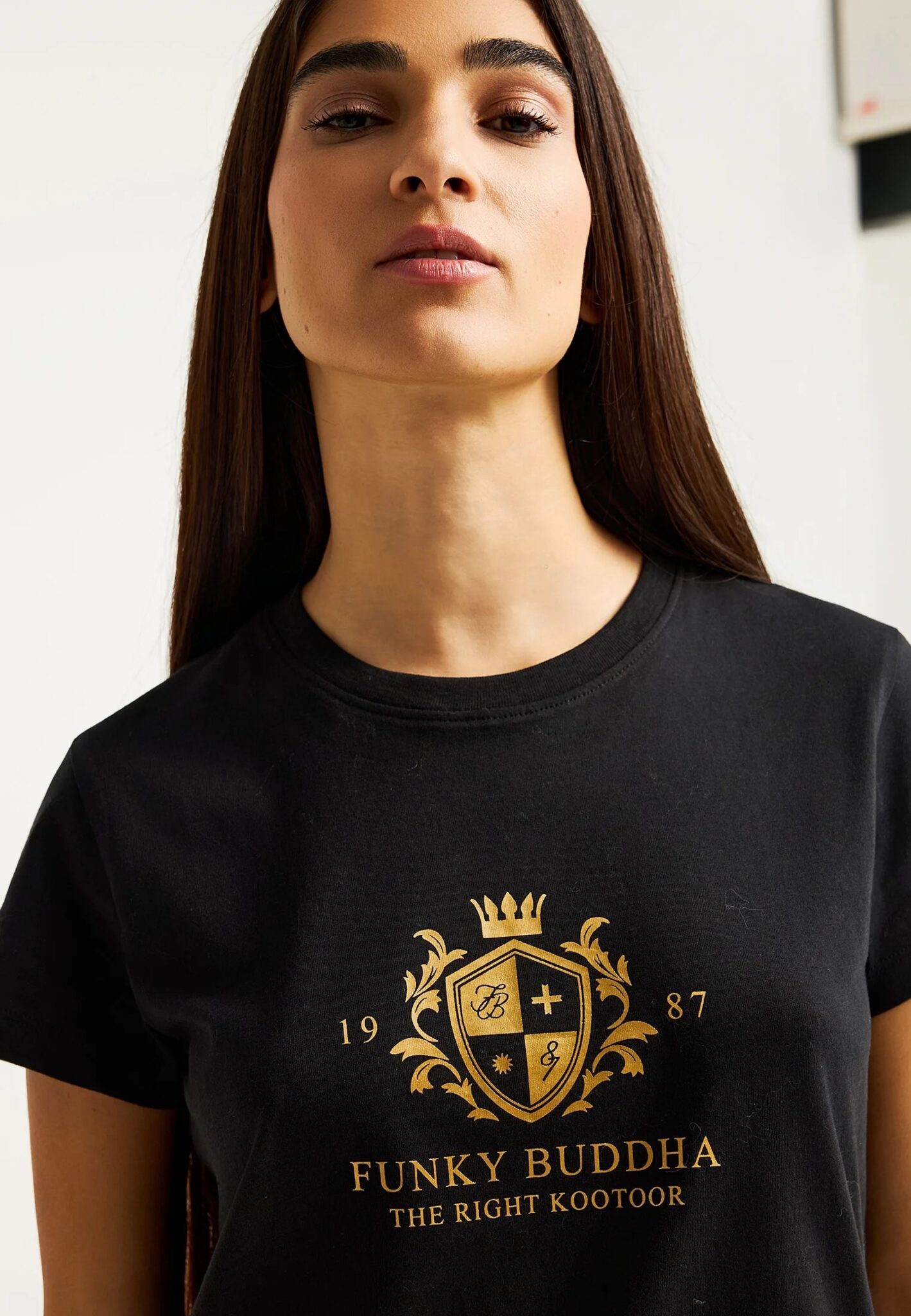 FUNKY BUDDHA ΓΥΝΑΙΚΕΊΑ ΜΠΛΟΎΖΑ ΜΕ ΚΟΝΤΌ ΜΑΝΊΚΙ ΚΑΙ ΤΎΠΩΜΑ | BLACK FUNKY BUDDHA ΓΥΝΑΙΚΕΊΑ ΜΠΛΟΎΖΑ ΜΕ ΚΟΝΤΌ ΜΑΝΊΚΙ ΚΑΙ ΤΎΠΩΜΑ | BLACK