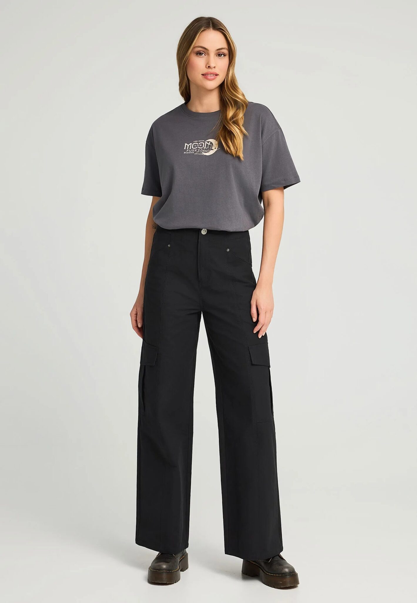 FUNKY BUDDHA ΓΥΝΑΙΚΕΊΑ ΜΠΛΟΎΖΑ ΜΕ ΚΟΝΤΌ ΜΑΝΊΚΙ ΚΑΙ ΤΎΠΩΜΑ | DARK GREY FUNKY BUDDHA ΓΥΝΑΙΚΕΊΑ ΜΠΛΟΎΖΑ ΜΕ ΚΟΝΤΌ ΜΑΝΊΚΙ ΚΑΙ ΤΎΠΩΜΑ | DARK GREY