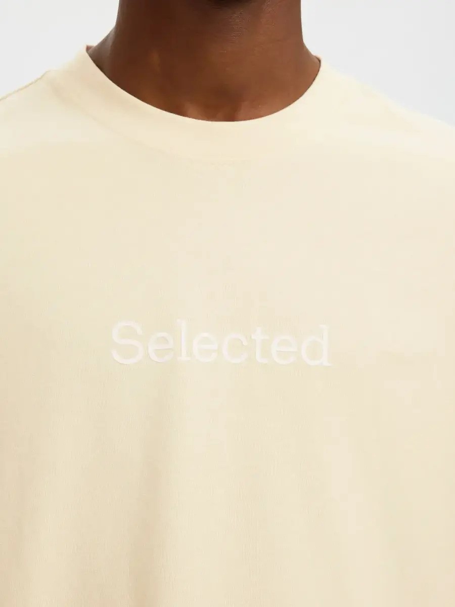 SELECTED SLHRELAXWILL SS O-NECK LOGO TEE | OFF WHITE SELECTED SLHRELAXWILL SS O-NECK LOGO TEE | OFF WHITE