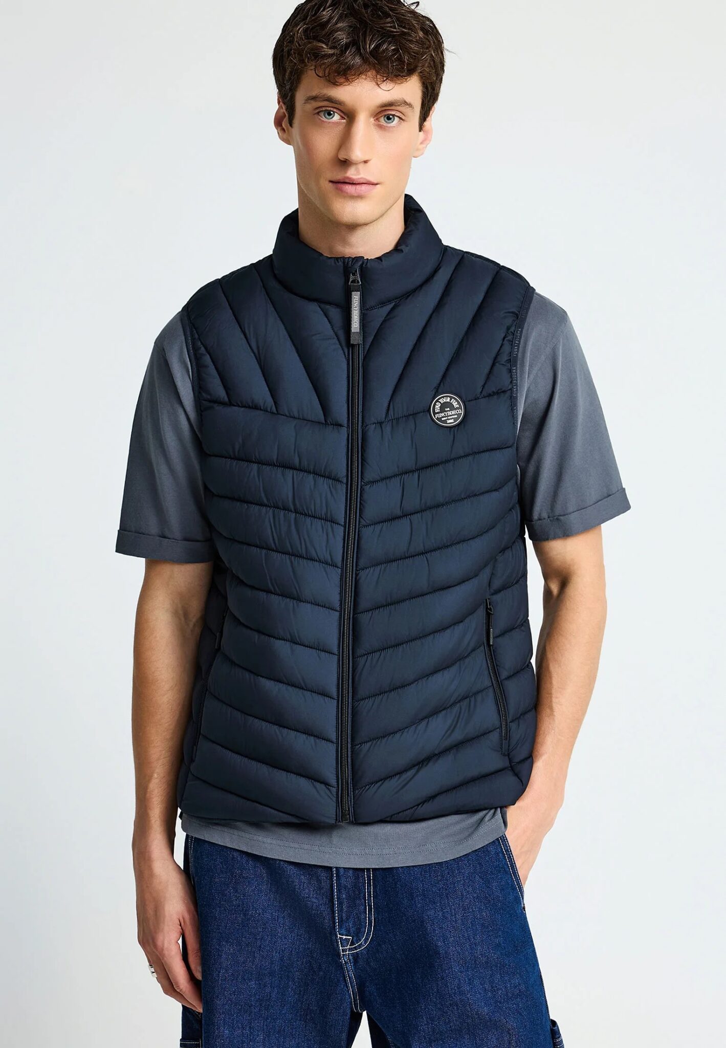 GUESS LIGHT PUFFA VEST ΓΙΛΕΚΟ ΑΝΔΡΙΚΟ | BLACK